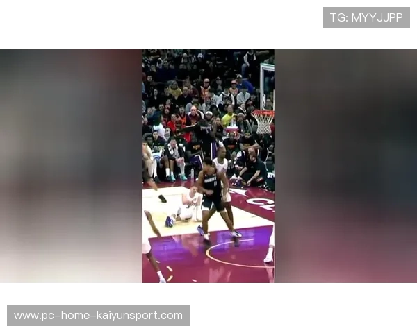 深圳防守层层压迫,布克急停跳投打成关键回合：商业视角下的篮球瞬间与品牌机遇